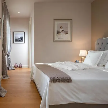 Vabriga Sleeps 10 With Pool Air Con And Wifi *