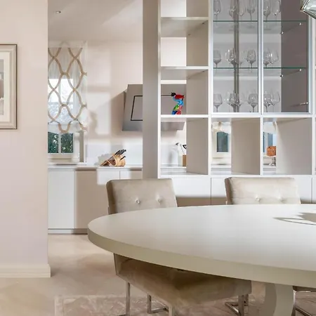 Villa Vabriga Sleeps 10 With Pool Air Con And Wifi *
